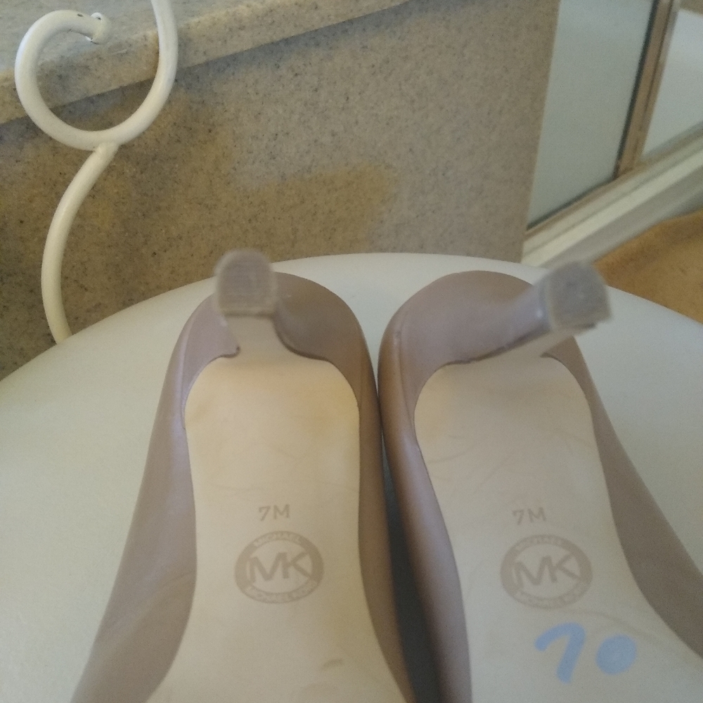 Shoes - Picture 5 of 5